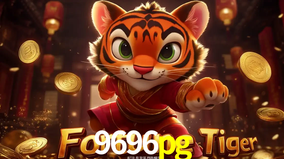 O carismático mascote do jogo de slot Fortune Tiger, um tigre fofo em pose de artes marciais, pronto para trazer sorte e multiplicadores de ganhos no cassino online 9696pg.