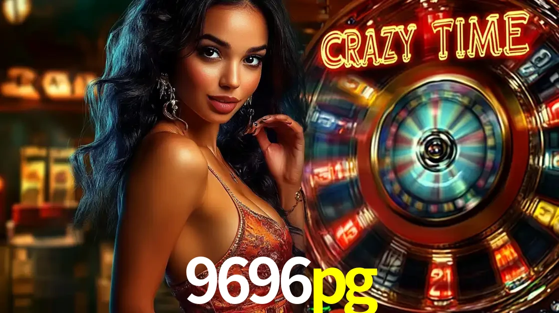 Mulher elegante ao lado da vibrante roda da fortuna do jogo de cassino ao vivo Crazy Time, um dos game shows mais populares e cheios de prêmios do 9696pg.
